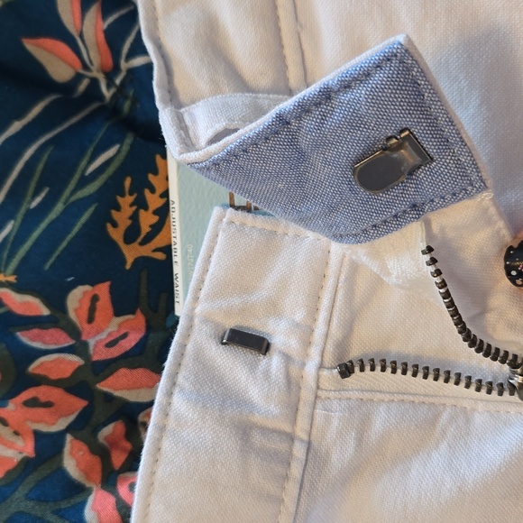 Toddlers White Denim Shorts size 3T - Picture 4 of 5